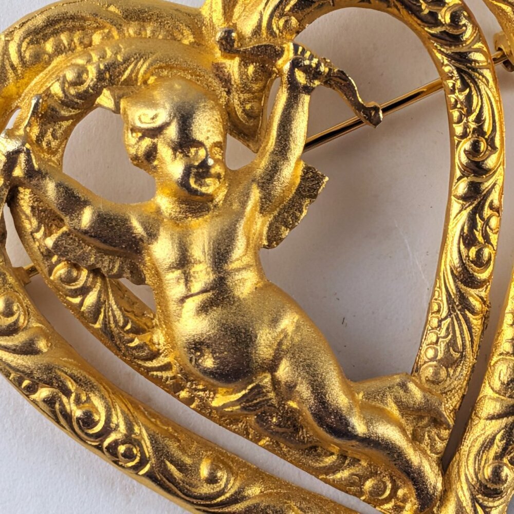 Vintage Gold-tone Cupid Heart Brooch - Picture 5 of 5